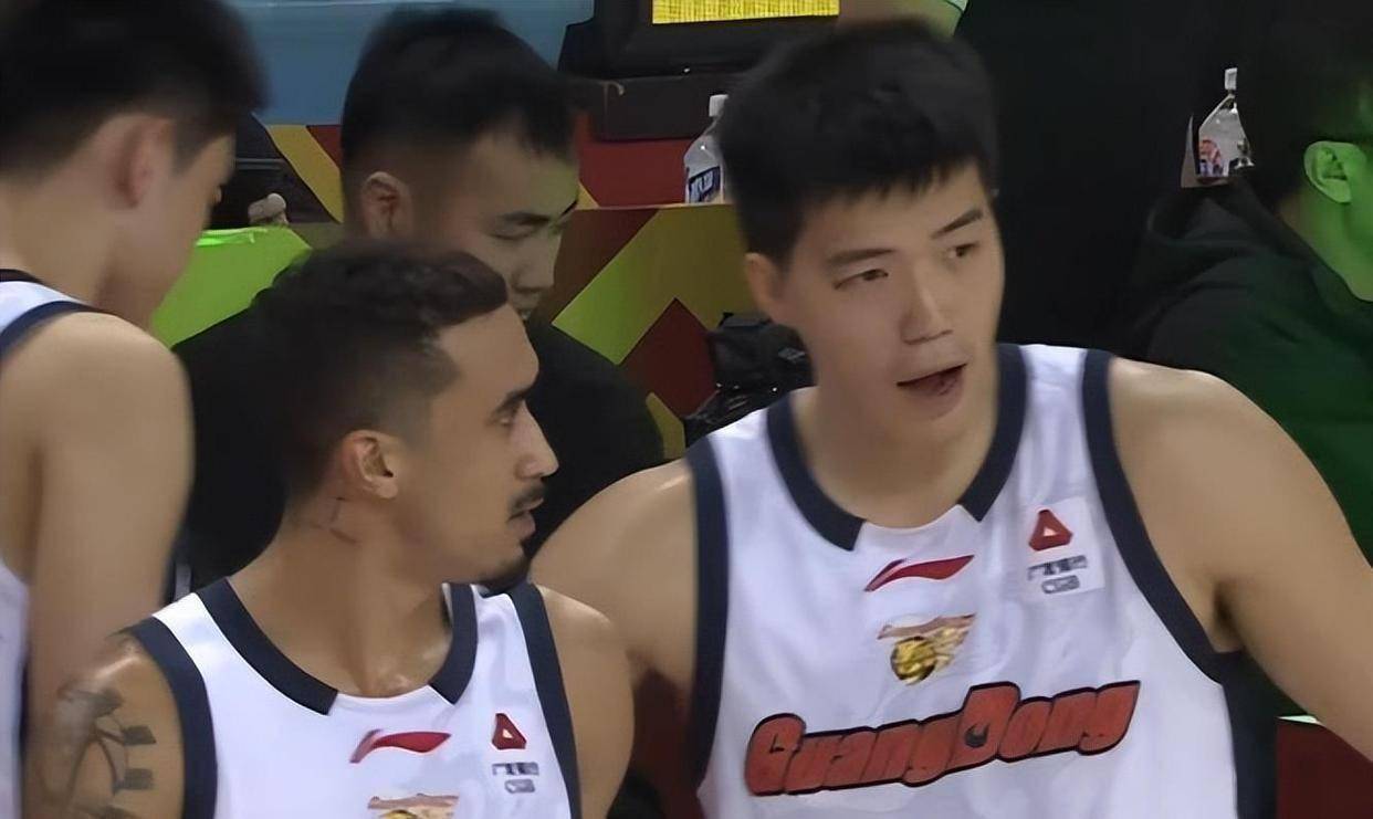 金年会链接入口-赛后费耶诺德状态回暖广厦男篮围绕欧联外线爆发，这操作让人直呼：山东泰山关键时刻更衣室发声(弗格或将加盟山东高速男篮)